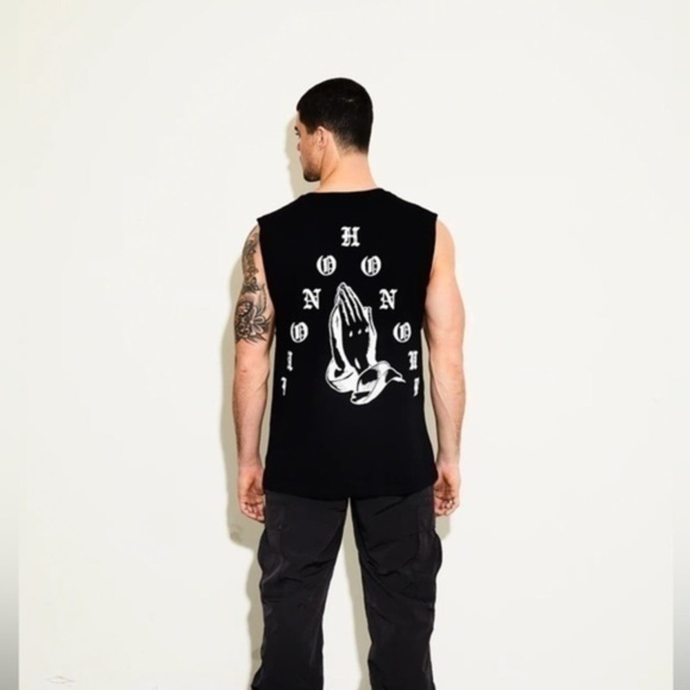 PRAYING‎ HANDS BLACK SLEEVELESS HONOUR SIZE LARGE